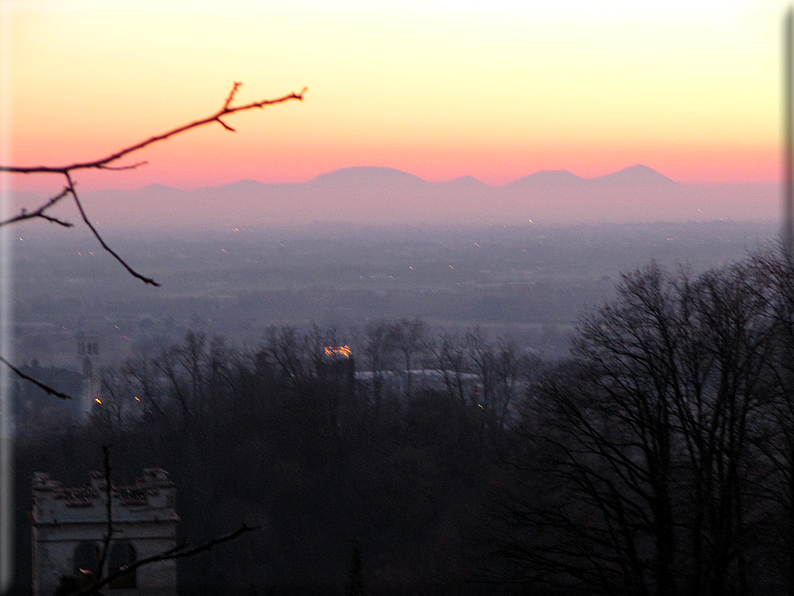 foto Tramonto sui Colli Ezzelini